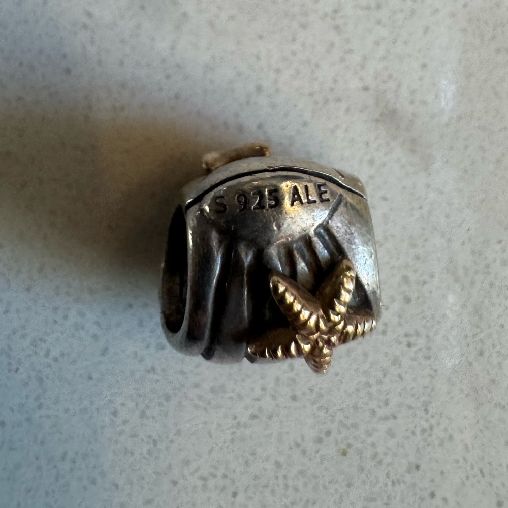 Pandora shell charm - Picture 4 of 4